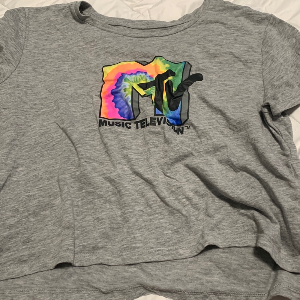 MTV music television short in the front longer in the back